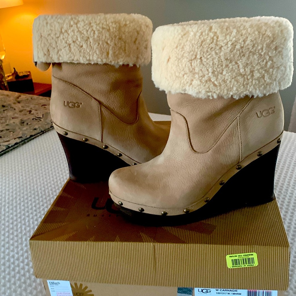 Ugg W Carnegie Tan Platform Boots